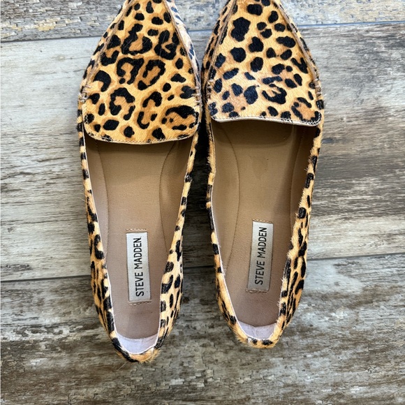 Steve Madden Leopard Print Women's Flats - Picture 2 of 4